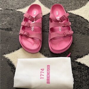 Birkenstock 1774 lll Florida Sandal in Azalea Pink